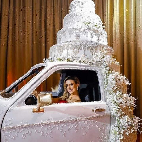 car cake wedding