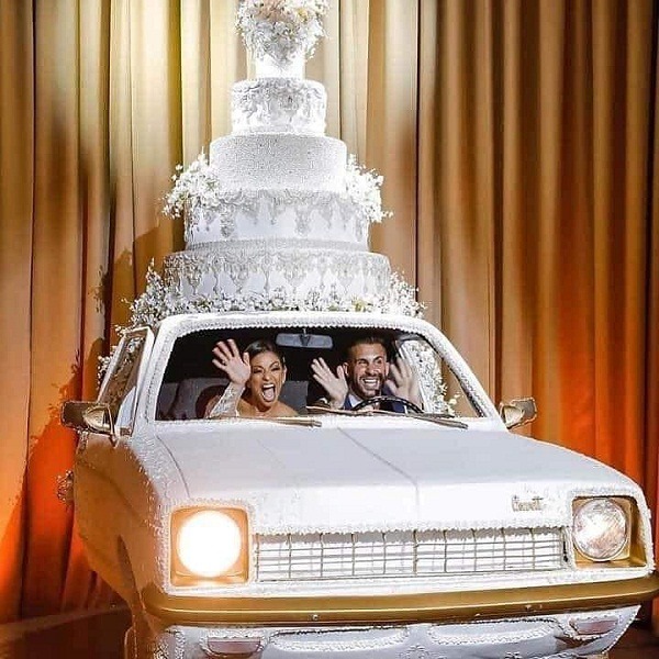 car cake wedding