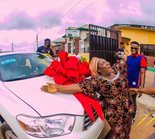 dj-kaywise-gifts-mum-toyota-highlander-suv