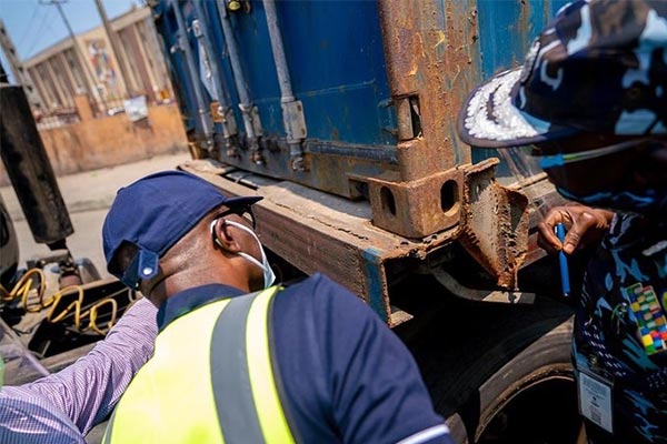 Container Accident, Traffic: Governor Sanwoolu Inspects Trucks And Bridges In Apapa