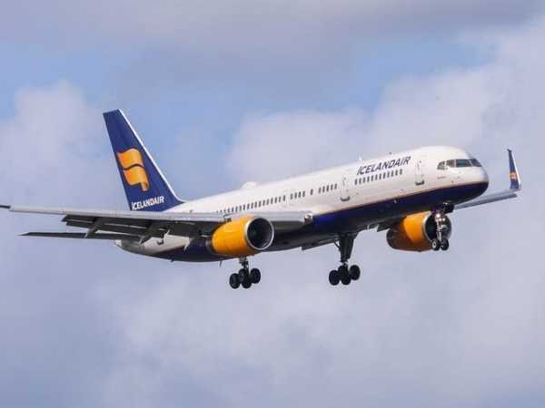 icelandair-sacks-flight-attendants-replaces-with-pilots