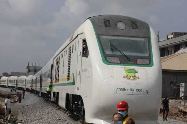 FG Reveals How Much Nigerians Will Pay For Train From Lagos To Ibadan