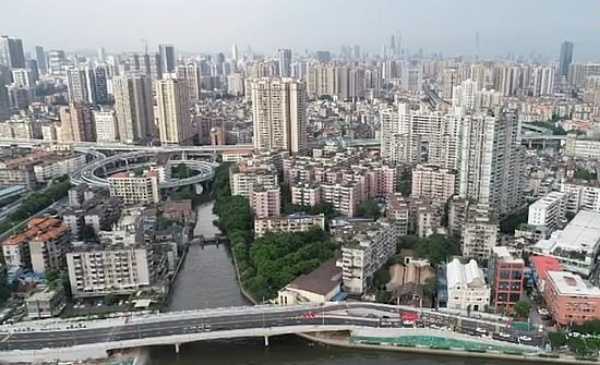 motorway-built-around-tiny-house-china