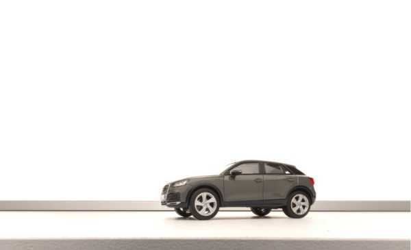 photographer-audi-q2-miniature-scale-model-car