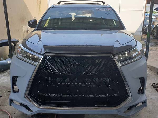 Khaz Customs Rebuilds Accidented Toyota Highlander Into Steroid On Wheels