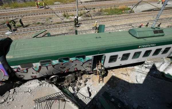 train-derails-in-italy-after-traveling-without-driver-conductor