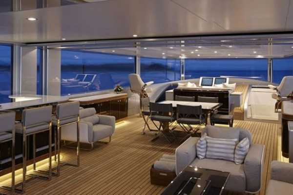 inside-yacht-lady-may