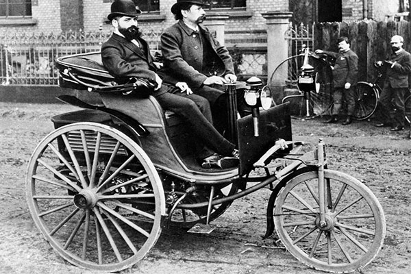 This 1886 Mercedes-Benz Motorwagen Engine Start Video Takes You Back 134 Years