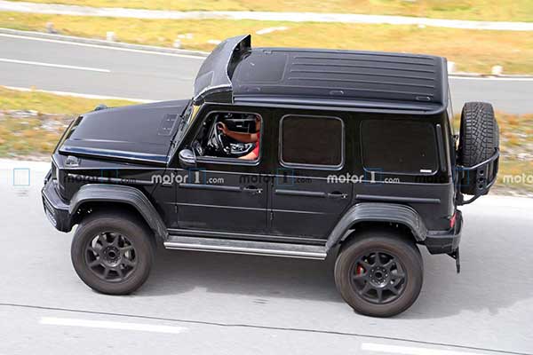 Mercedes-Benz Showcases Spy Photos Of The G-Wagon 4x4