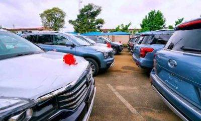 governor-babajide-sanwo-olu-hands-over-51-vehicles-eight-houses-to-judges