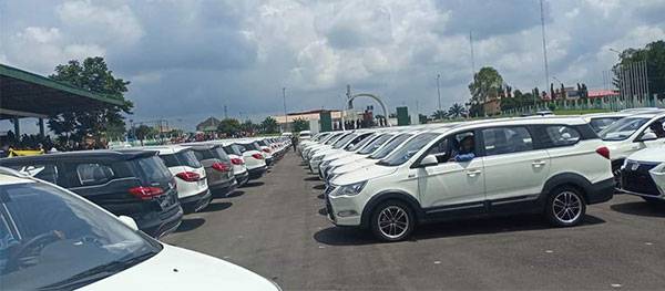 Gov. Obiano Gifts 151 Innoson Vehicles To Traditional Rulers In Anambra