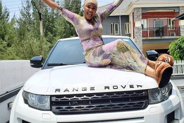 Actress Biodun Stephen Bemoans Her Inability To Buy Range Rover Despite Featuring In Several Films - autojosh 