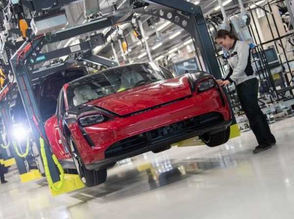 porsche-borrows-hundreds-of-audi-workers-taycan