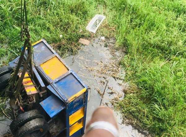 truck-loaded-with-sand-plunges-into-epe-river-in-lagos