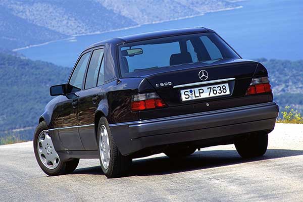 Old School Sunday: Original Mercedes-Benz 500E Clocks 30