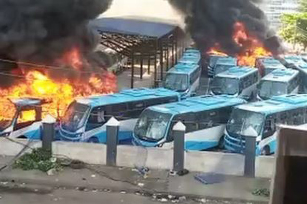 Insurance Didn’t Cover 80 Lagos BRT Buses Worth ₦3.9bn Burnt During #EndSARS – Sanwo-Olu - autojosh 