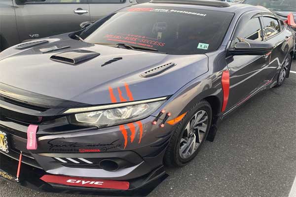 Honda Civic Sedan Tries To Look So Much Like A Type-R