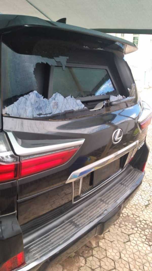 endsars-protesters-damage-bulletproof-lexus-lx-570-belonging-to-ogun-deputy-governor