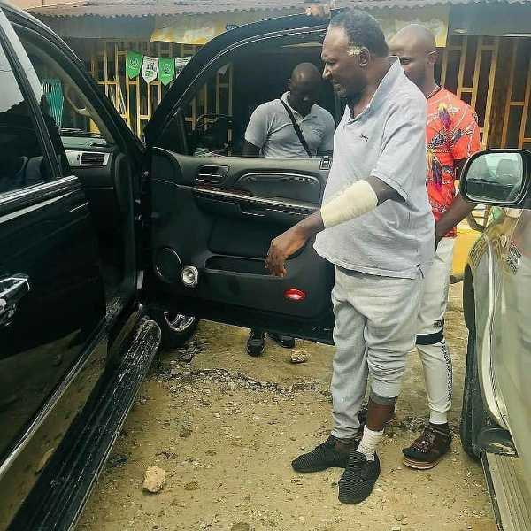 Nollywood actor Clem Ohameze attacked in Uyo, his Cadillac Escalade damaged-autojosh