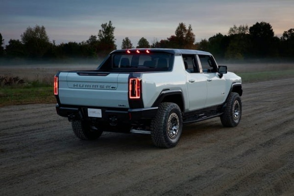 Check Out 7 Coolest Features Of The 2022 Electric GMC Hummer Supertruck - autojosh