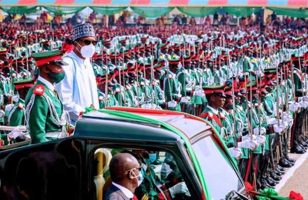 president-buhari-rode-in-mercedes-g-class-during-defense-academys-passing-out-parade