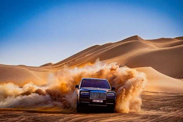 A Rolls-Royce Cullinan was rolled into the Arabian desert-autojosh