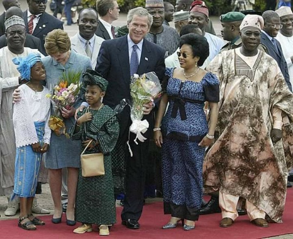 Throwback 2003 : US President George W Bush Rolls Armoured Cadillac DeVille Limo Into Nigeria - autojosh