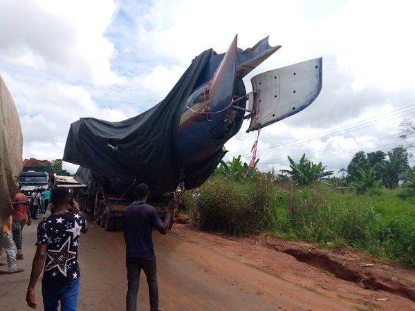 trailer transporting airplane