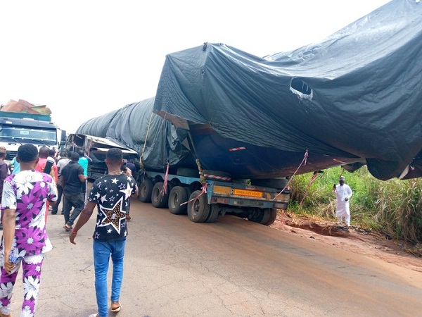 trailer transporting airplane