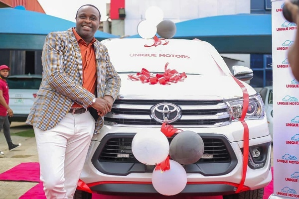 Actor Femi Adebayo Signs Multi-million Naira Deal With Unique Motors, Gets ₦35m Hilux Truck - autojosh
