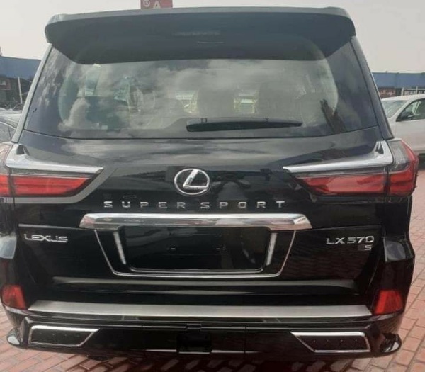 Why Arthur Eze Gifted 12 Traditional Rulers Lexus LX 570 SUVs After Being Suspended By Gov. Obiano Of Anambra - autojosh 