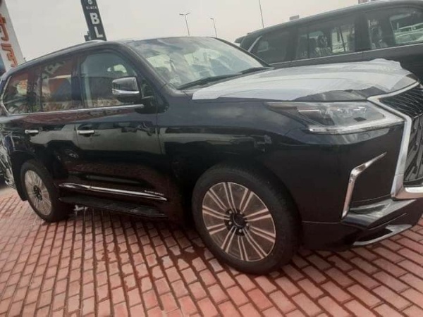 Why Arthur Eze Gifted 12 Traditional Rulers Lexus LX 570 SUVs After Being Suspended By Gov. Obiano Of Anambra - autojosh