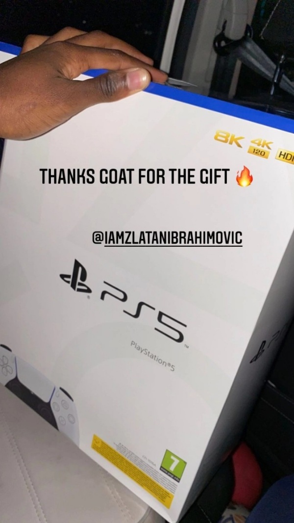 AC Milan Striker Castillejo Gets PS5 Xmas Gift From Zlatan Ibrahimovic, Flaunts It On His Lamborghini - autojosh 