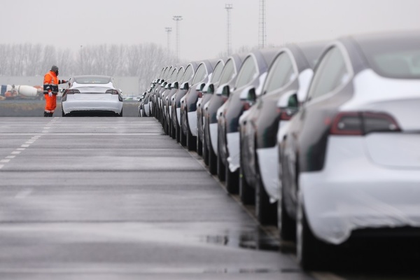 First Shipment Of China-made Tesla Model 3 Arrives In Europe - autojosh