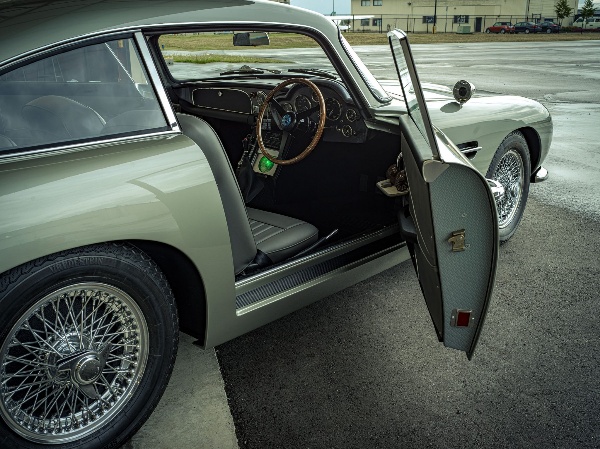 Gadget-filled, Engine-less Replica Of James Bond’s Aston Martin DB5 Sells For Price $201000 - autojosh