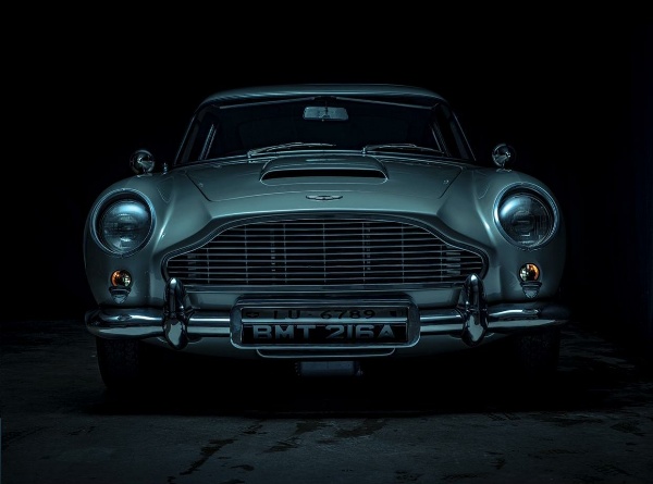 Gadget-filled, Engine-less Replica Of James Bond’s Aston Martin DB5 Sells For Price $201000 - autojosh