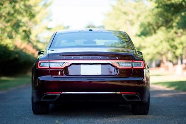 The Last Lincoln Continental Rolls Off Assembly Line - autojosh 