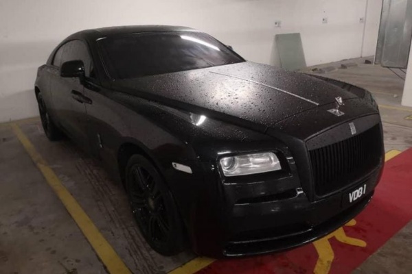 Low-ranking Immigration Officer Colluding With Smuggling Syndicates Arrested, His Rolls-Royce Seized - autojosh 