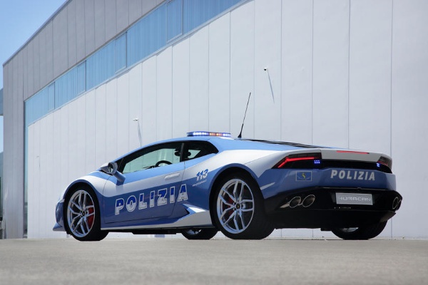 Police In Italy Uses Lamborghini Huracan Patrol Car To Deliver Urgently Needed Kidney - autojosh