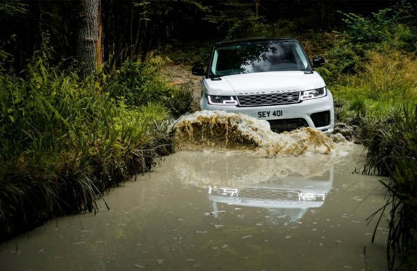 Reckless Danfo Driver Crashes Into ₦18m Range Rover Sport SUV - autojosh 