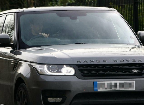 Tottenham Star Harry Kane's £100k Range Rover Stolen By Thieves In Brazen Daylight Raid - autojosh