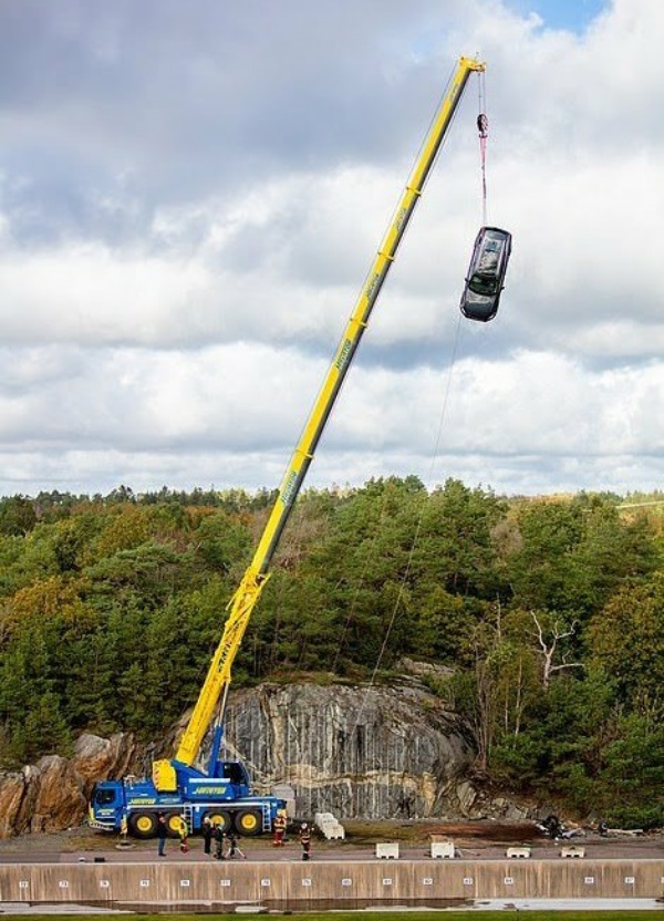 Volvo Drops 10 Cars From The Sky In Extreme Crash Test - autojosh 