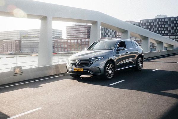 Amazing Shots Of Fashion Blogger Andy Torres With The Mercedes-Benz EQC Electric Car-autojosh