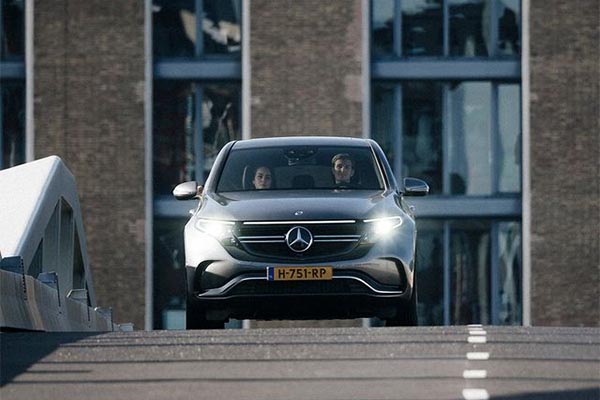 Amazing Shots Of Fashion Blogger Andy Torres With The Mercedes-Benz EQC Electric Car-autojosh