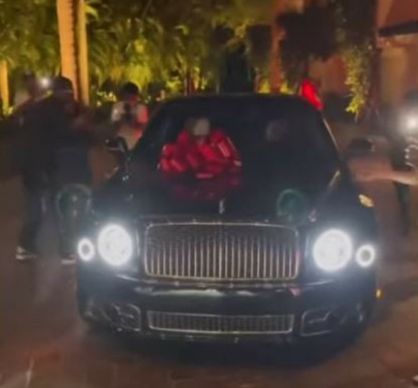 Sean Diddy Combs Surprises Mum With $1m Check And Bentley Mulsanne As She Turns 80 - autojosh 