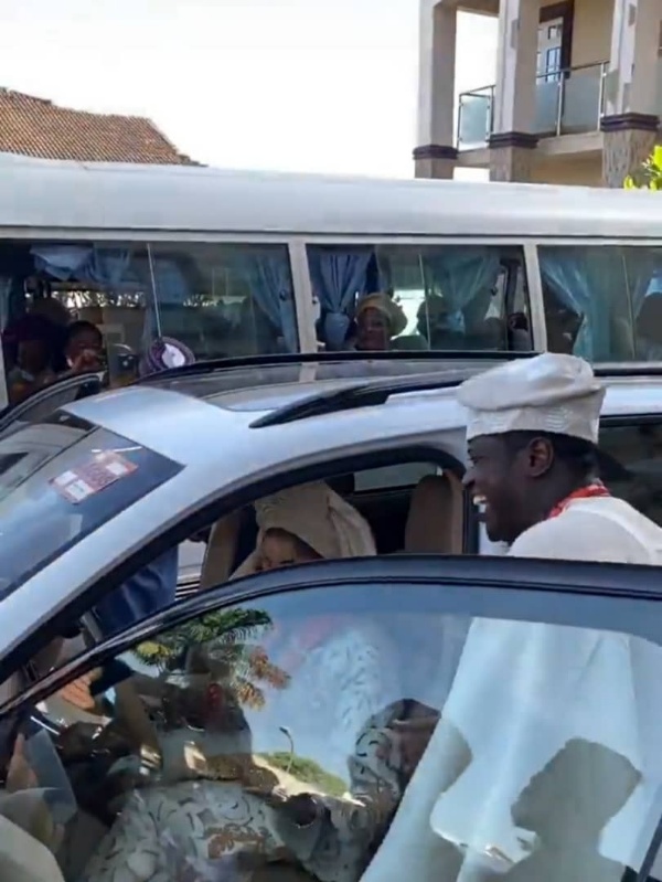 Malivelihood Gifts Wife Porsche Cayenne Worth N75m During Traditional Wedding - autojosh