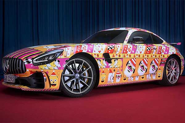 Mercedes-Benz Wraps 2 Cars In Christmas Sweater Colours