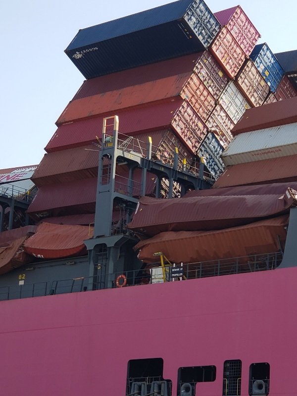 Ship Lost 1,816 Cargo Containers After Being Caught Up In Violent Storm In The Pacific Ocean - autojosh 