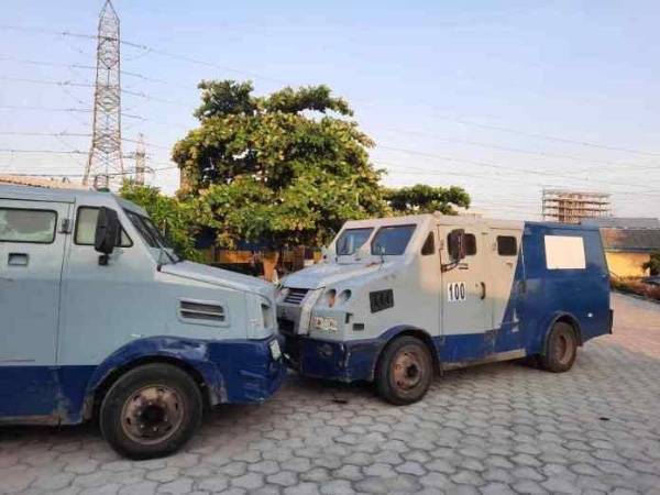 Police Impound Two Bullion Vans In Lagos For Moving Cash Without Escorts - autojosh