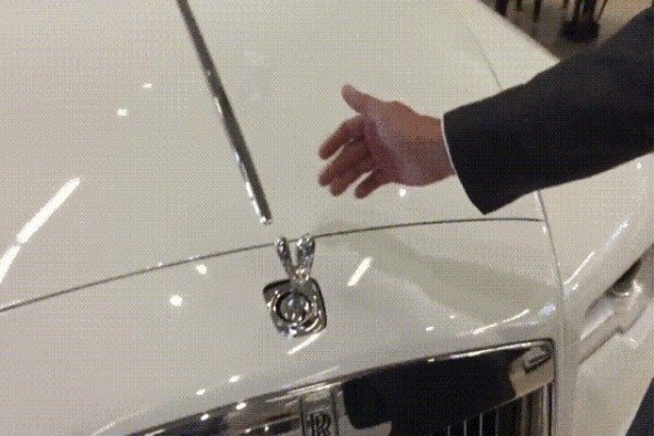 See Inside The Mechanism That Reveals And Hides Rolls-Royce 'Spirit of Ecstasy' Inside The Bonnet - autojosh 